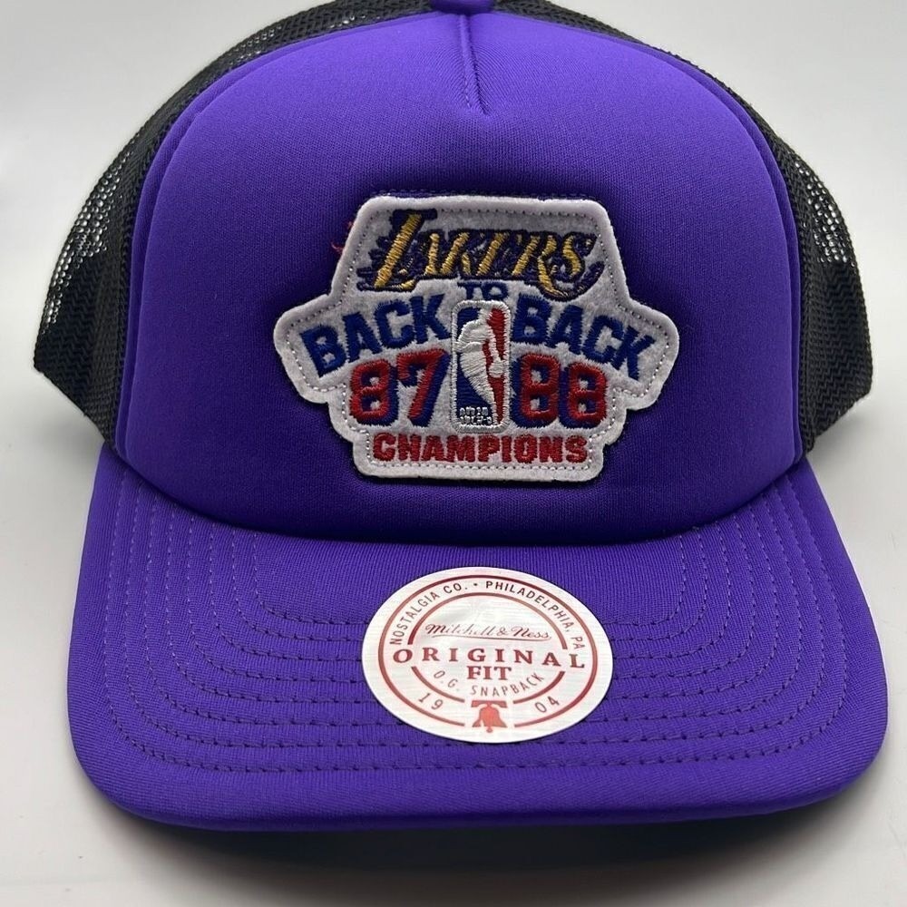 Mitchell & Ness Lakers NBA Finals Champions Classics Trucker Snapback Hat NWT